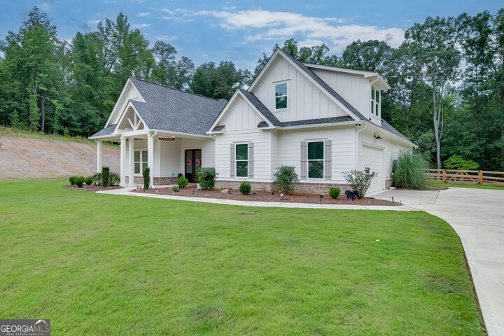 Property Photo: 1077 Riverstone Drive GA 30025