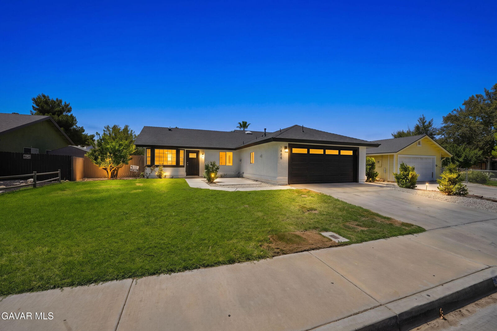 Property Photo:  1608 Lobo Court  CA 93535 