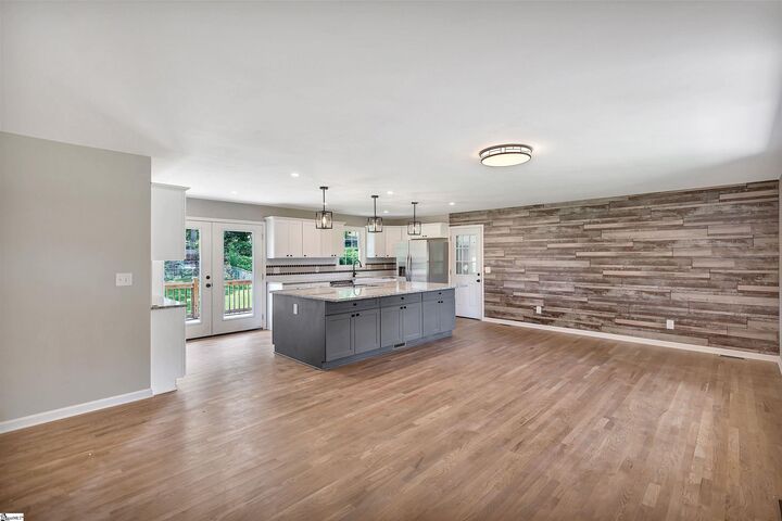 Property Photo:  1001 Fairfield Drive  SC 29621 