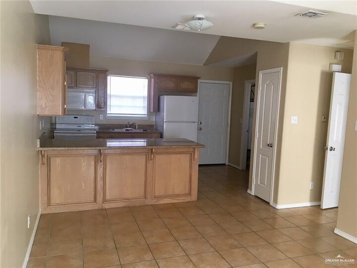Property Photo:  2503 Salvatierra Avenue 10  TX 78541 