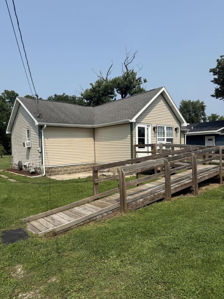 Property Photo: 307 S Fisher Street IN 46534