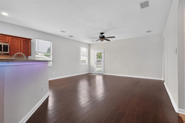 Property Photo:  419 Drake Lane  TX 77573 