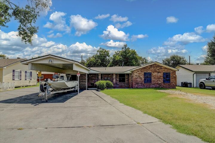 Property Photo: 120 Fern Lane TX 77562