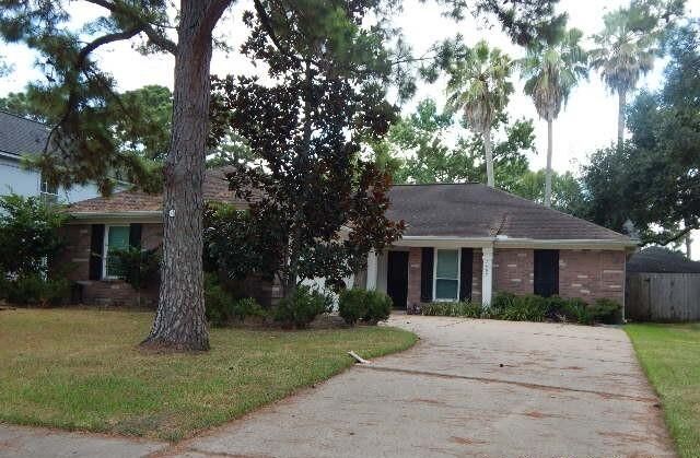 Property Photo: 7607 Sandygate Lane TX 77095