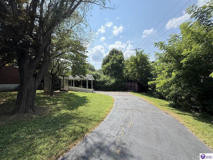 Property Photo: 1014 Pawnee Drive KY 42701