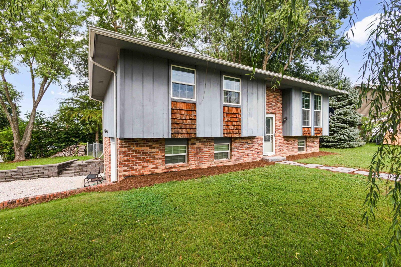 Property Photo:  5117 Woodway Drive  MO 65109 