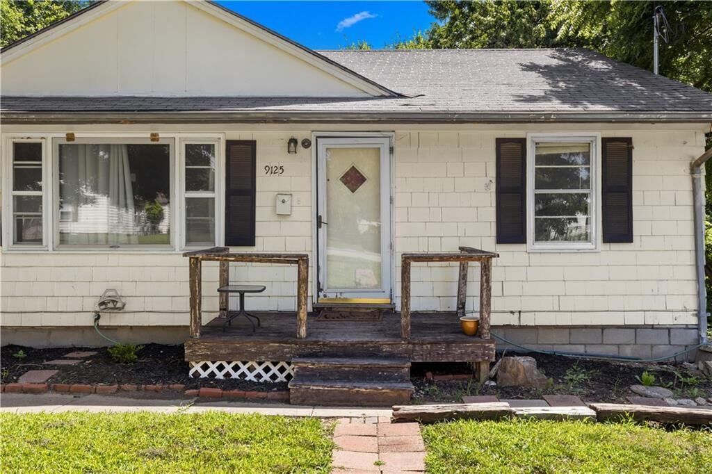 Property Photo: 9125 Cherry Street MO 64131
