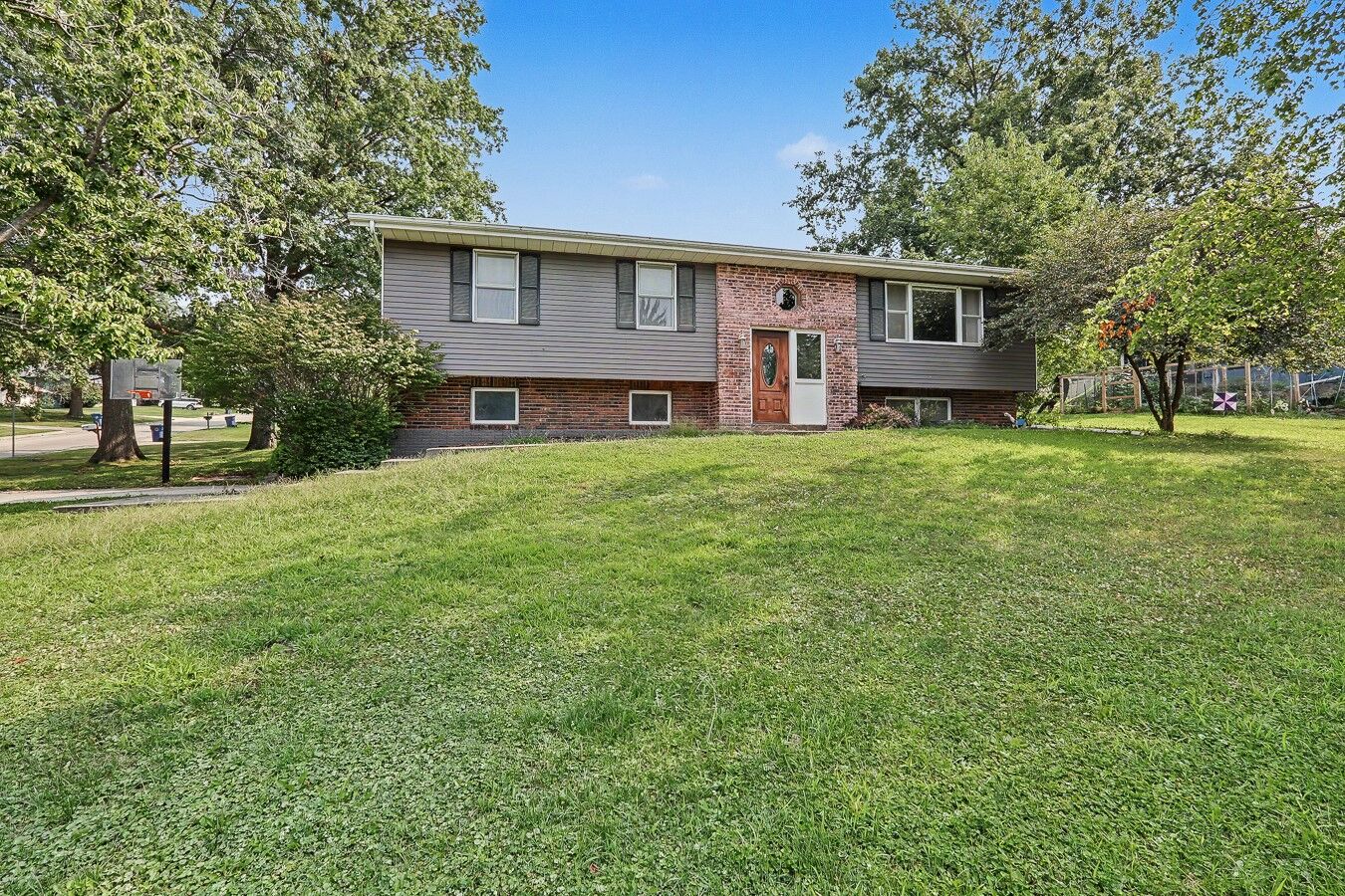 Property Photo: 1020 Park Lane IA 50219