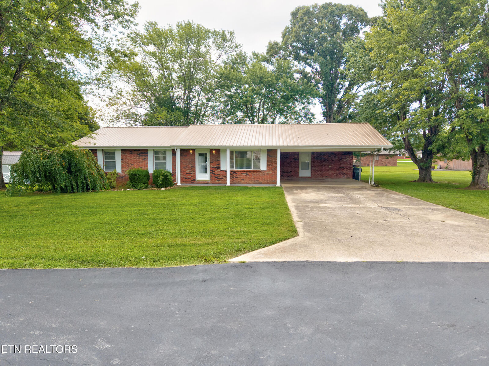 Property Photo: 508 Westland Drive TN 37862