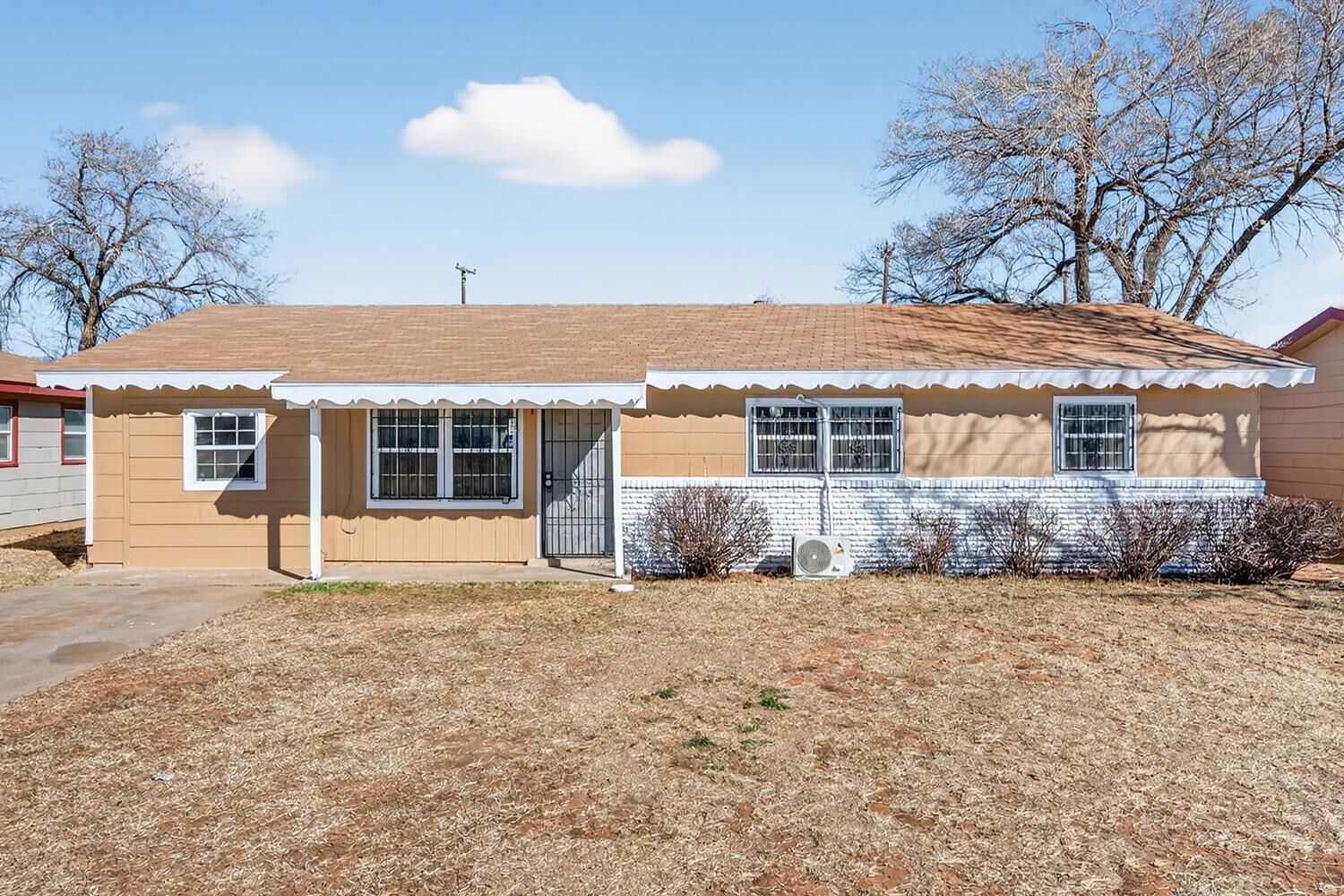 Property Photo: 3423 E Baylor Street TX 79403