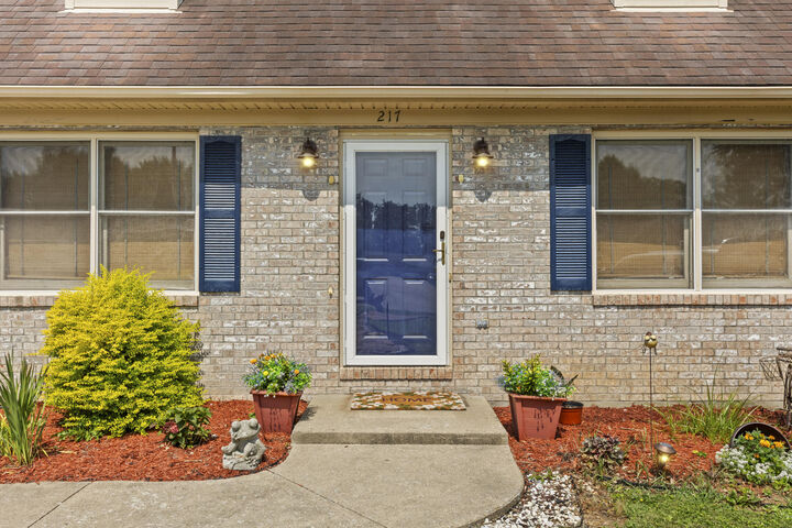 Property Photo:  217 Corral Court  KY 40601 