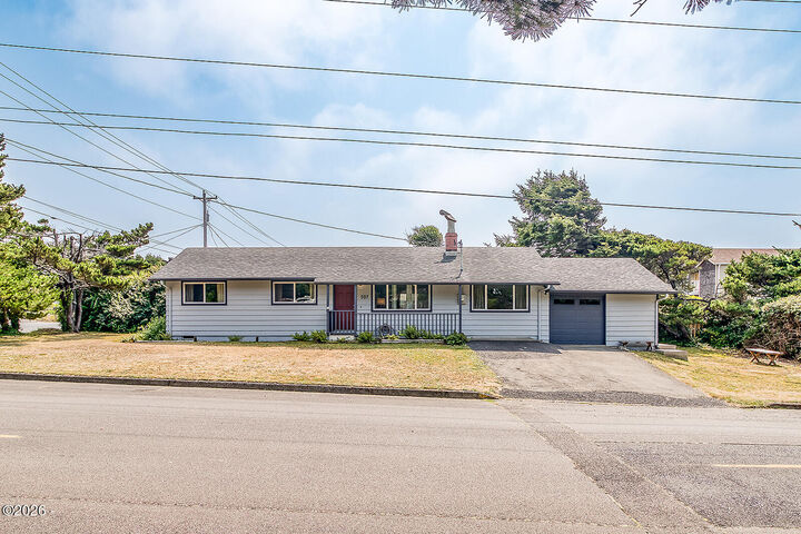 Property Photo: 507 NW 12th Street OR 97365
