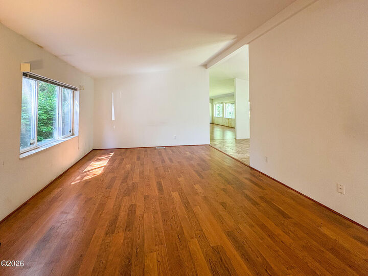 Property Photo:  85 Keene Ave Avenue  OR 97341 