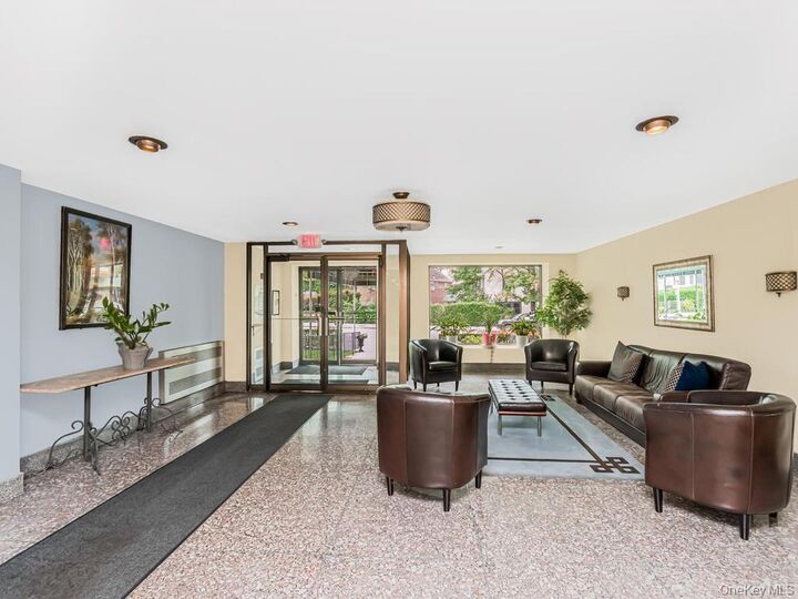 Property Photo:  415 Gramatan Avenue 4E  NY 10552 