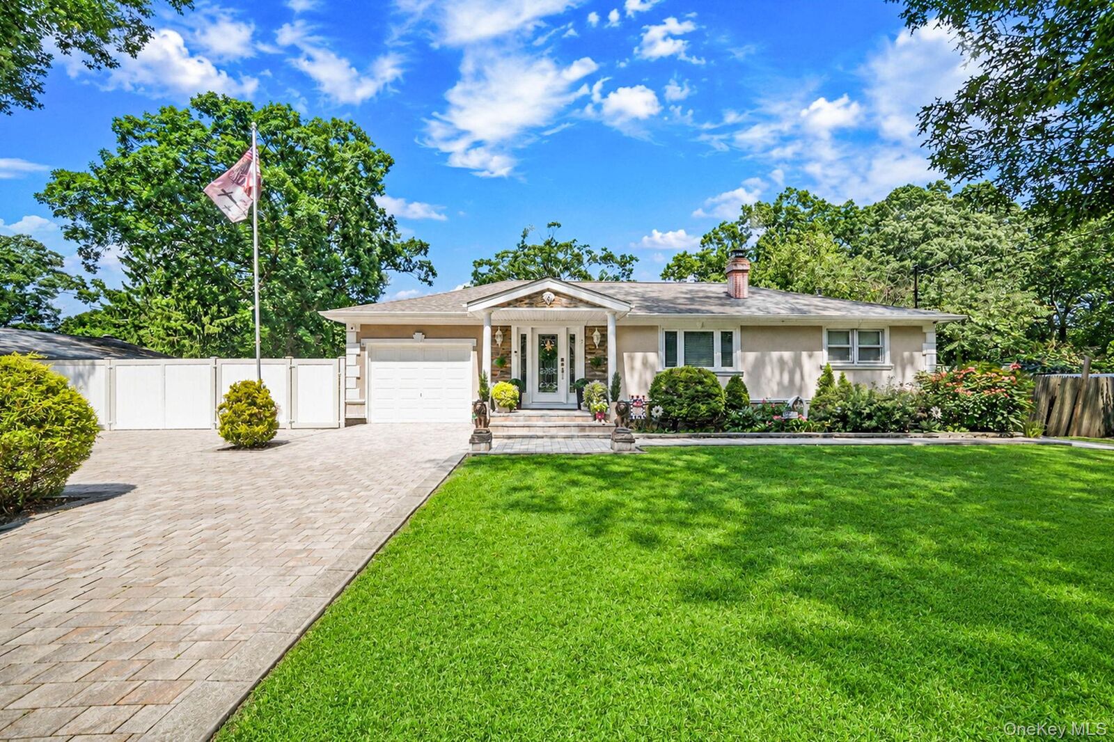 Property Photo:  5 Overlook Drive  NY 11950 