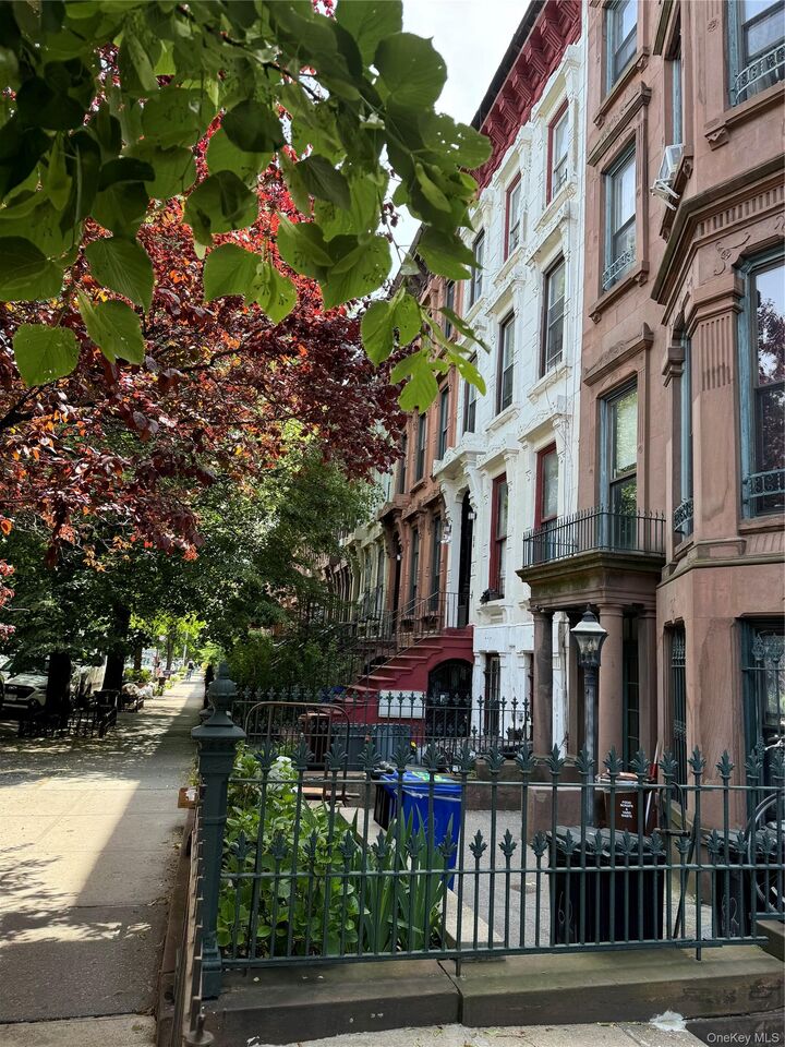 Property Photo:  64 Hancock Street  NY 11216 