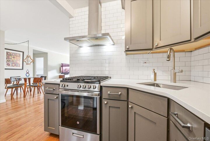 Property Photo:  7025 Yellowstone Boulevard 8Q  NY 11375 