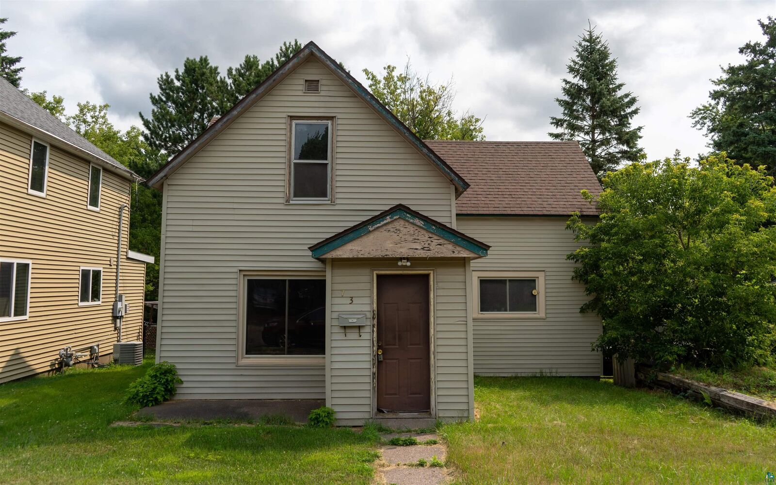 Property Photo:  736 Laurel St  MN 55720 
