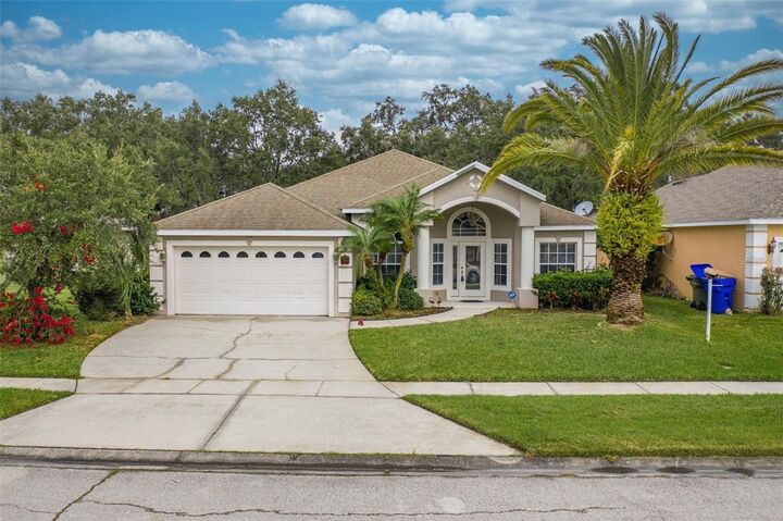 Property Photo:  2111 Eagleview Court  FL 34746 