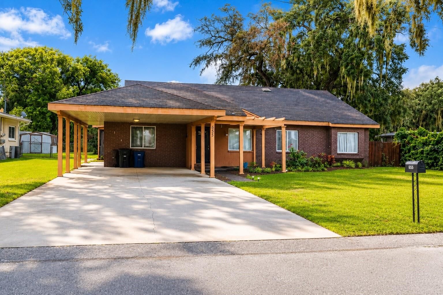 Property Photo: 655 Pinecrest Drive FL 33830