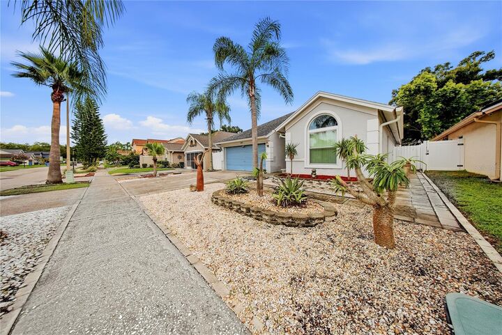 Property Photo:  6804 Mirror Lake Avenue  FL 33634 
