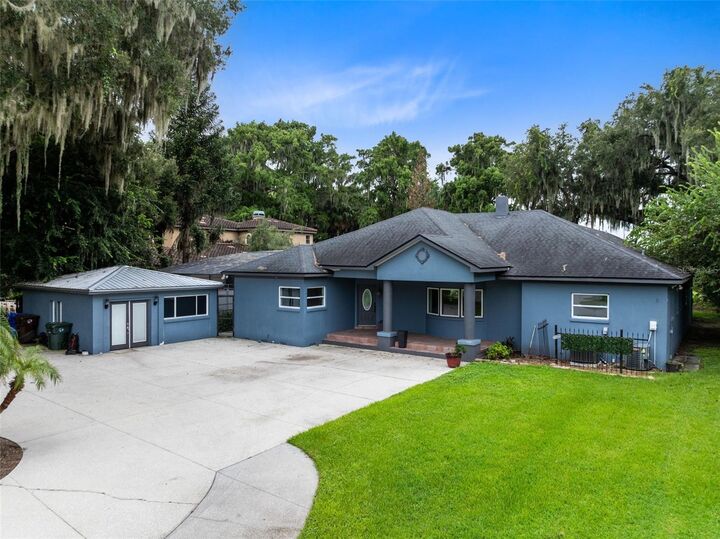 Property Photo: 807 Neptune Road FL 34744
