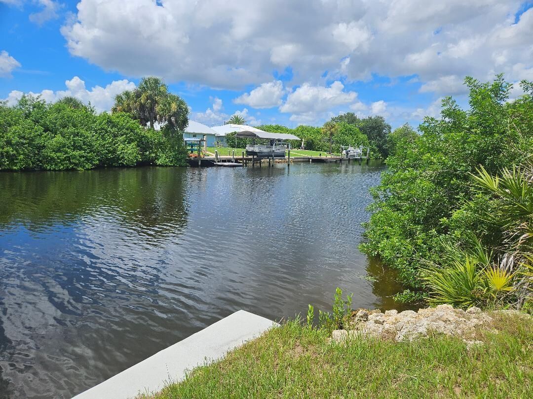 Property Photo: 3604 Como Street FL 33948