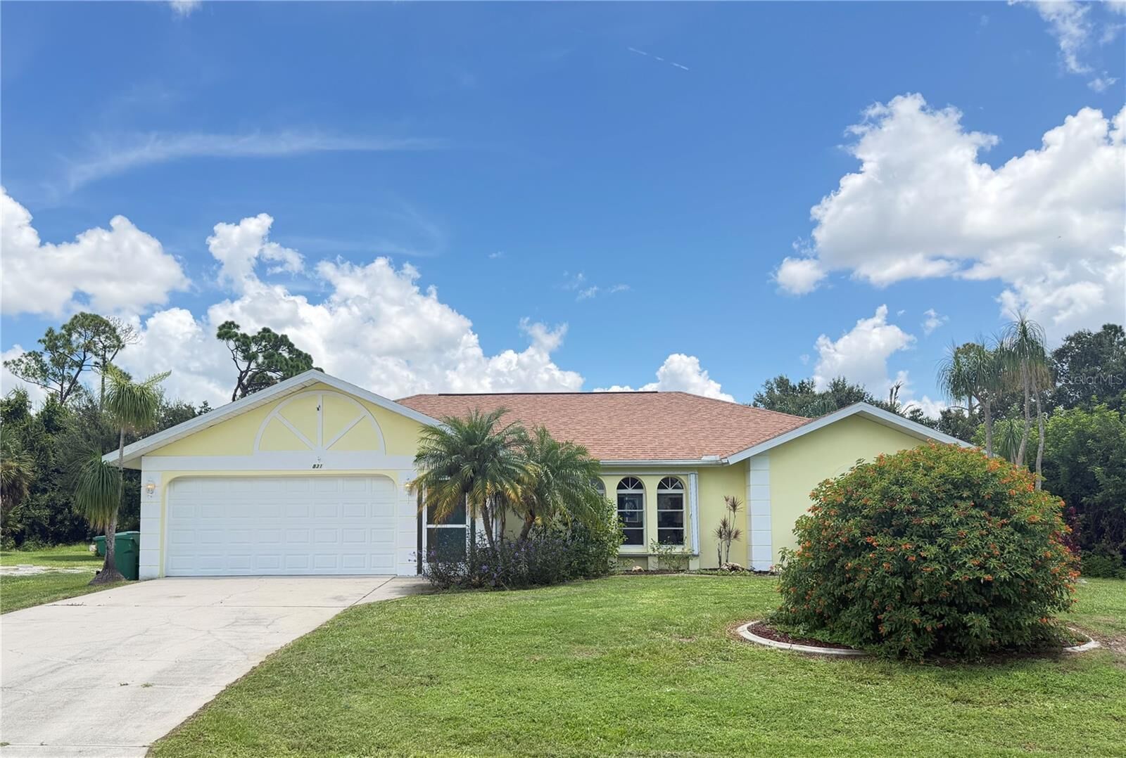 Property Photo:  831 Columbia Street  FL 33948 