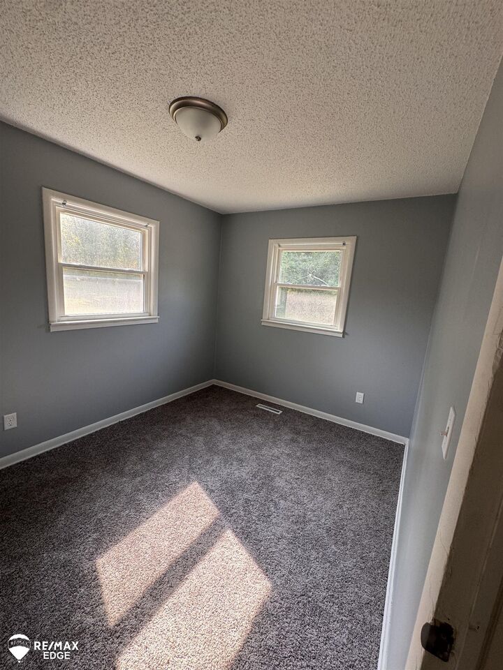 Property Photo:  1241 Knickerbocker Avenue  MI 48505 