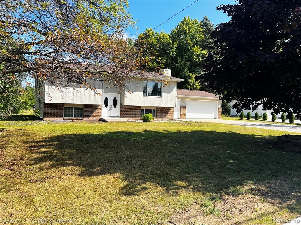 Property Photo: 1954 W Midland Road MI 48611