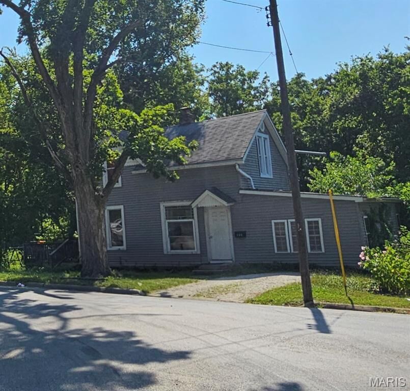 Property Photo:  300 S Oak Street  IL 62049 