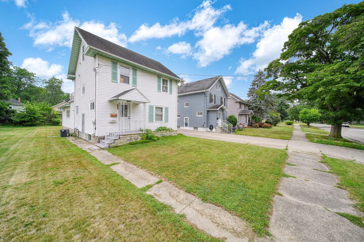 Property Photo:  757 Glenwood Avenue  MI 49203 