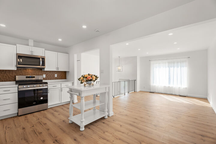 Property Photo:  220 N Ashbury Avenue  IL 60440 