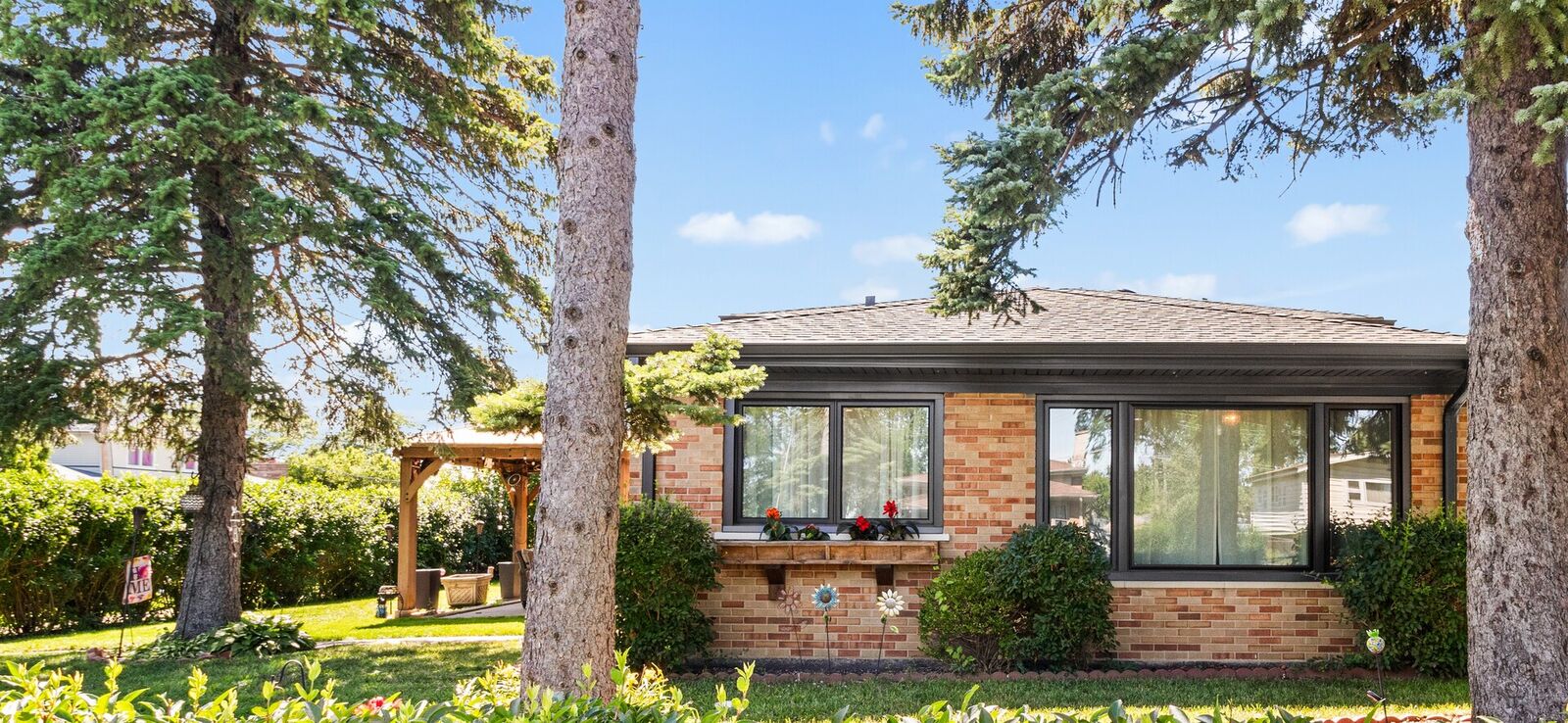 Property Photo:  2196 Spruce Avenue  IL 60018 