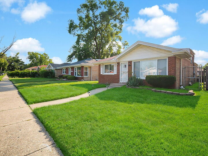 Property Photo:  14328 Ellis Avenue  IL 60419 