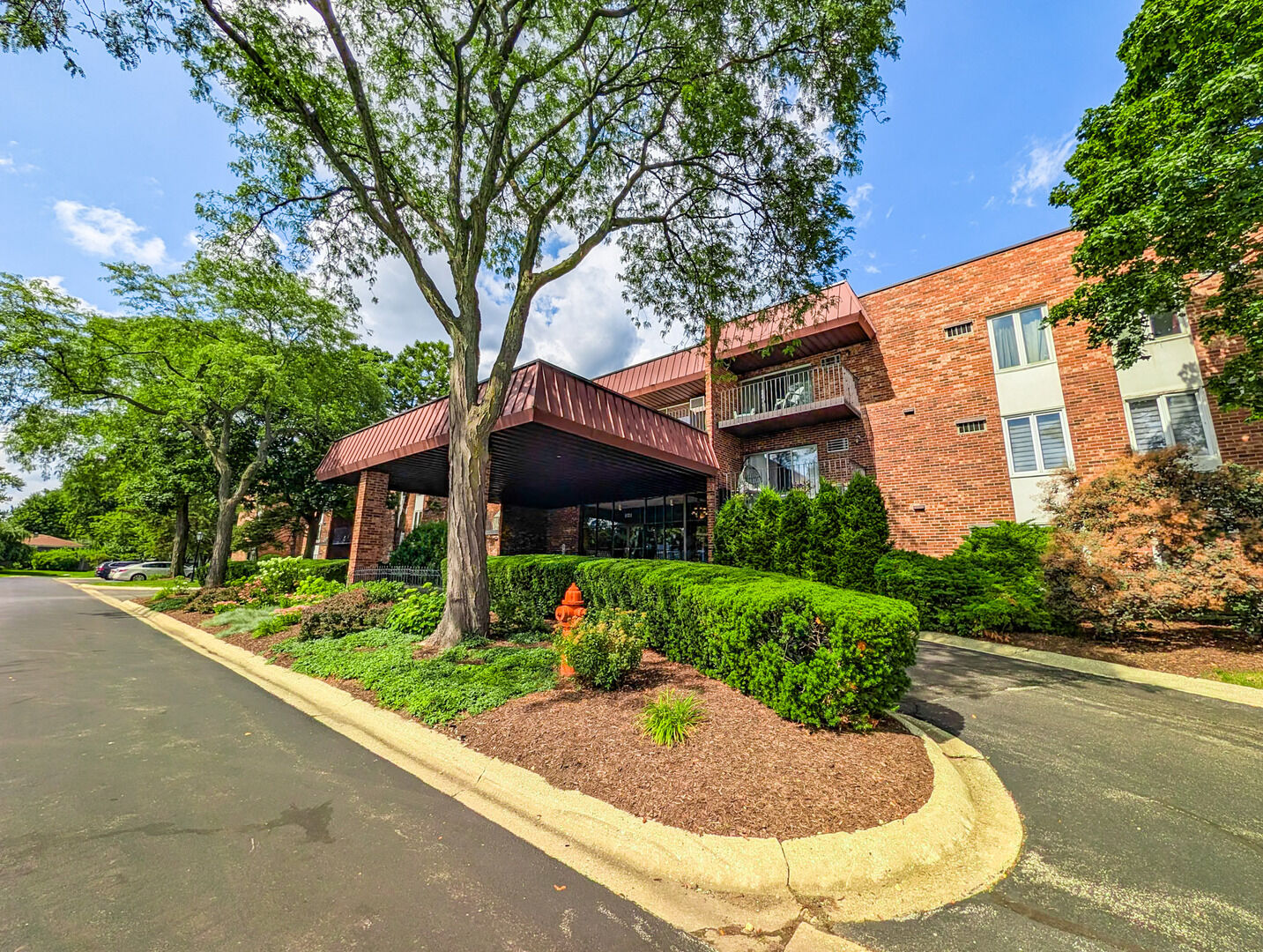 Property Photo: 1121 W Ogden Avenue 165 IL 60563