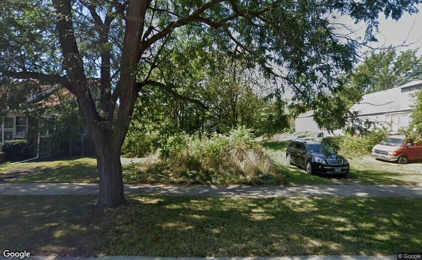 Property Photo: 10746 S Lafayette Avenue IL 60628