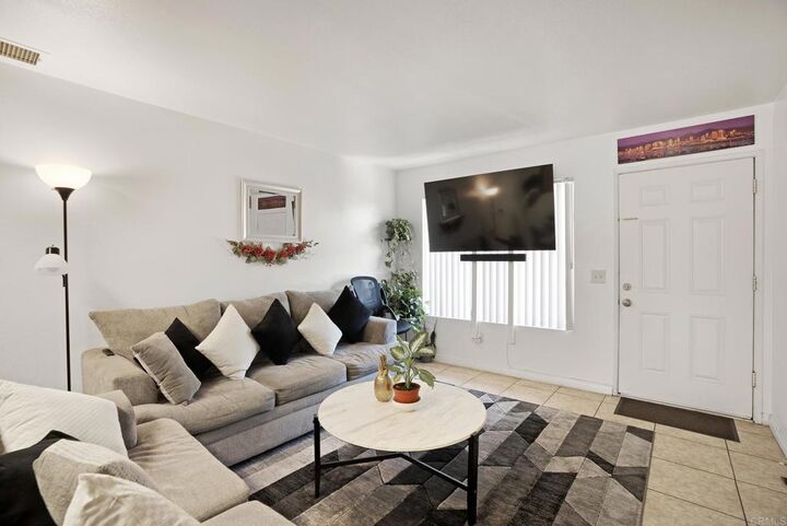 Property Photo: 888 Cherrywood Way 14 CA 92021