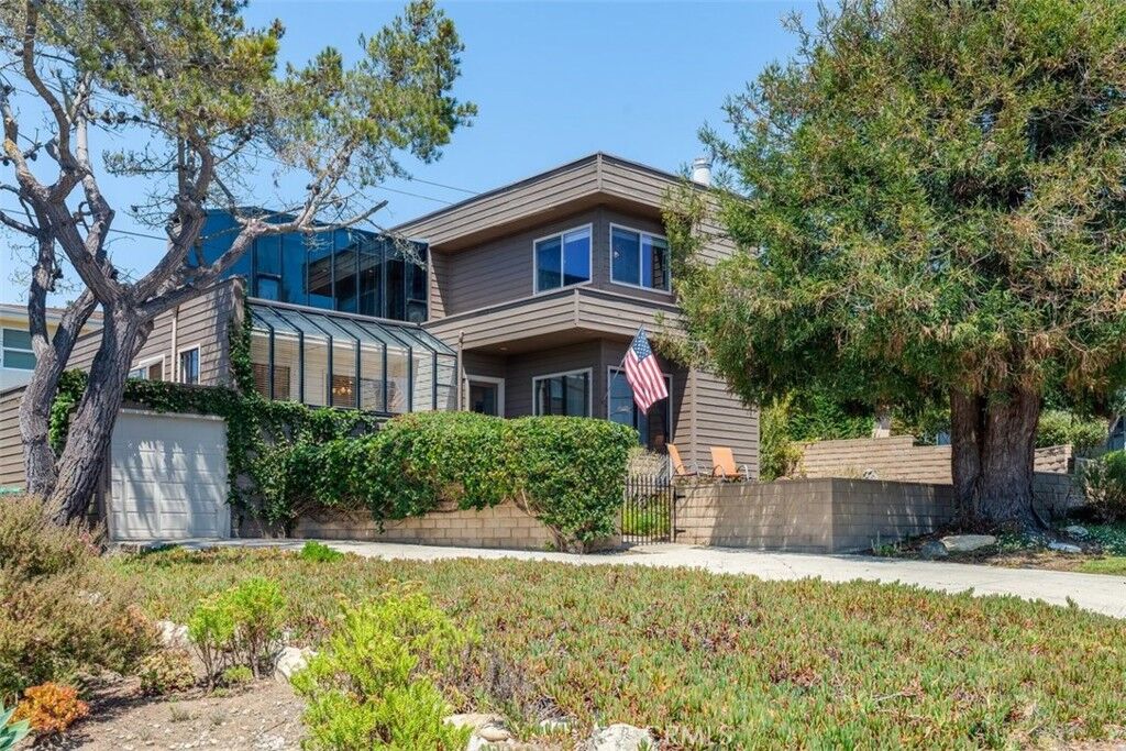 Property Photo:  399 Warwick  CA 93428 