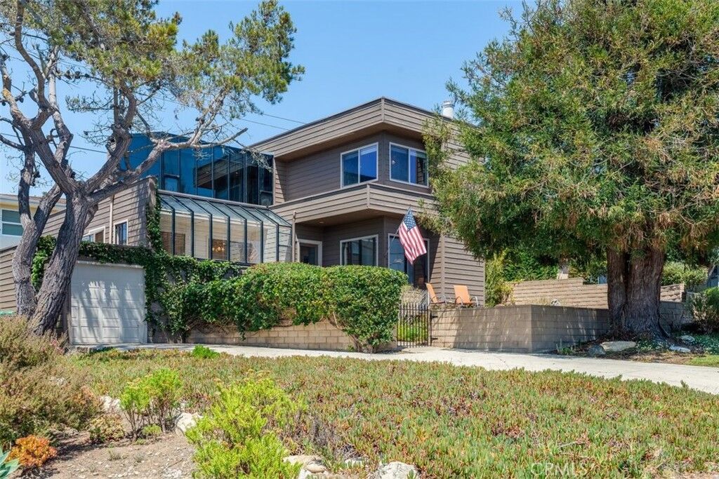 Property Photo:  399 Warwick  CA 93428 