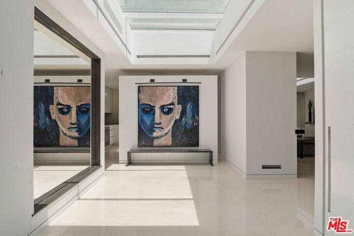 Property Photo:  