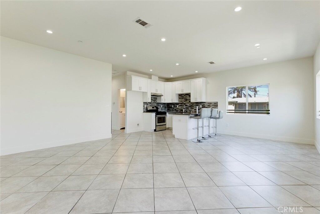 Property Photo:  6821 Agnes Ave.  CA 91605 