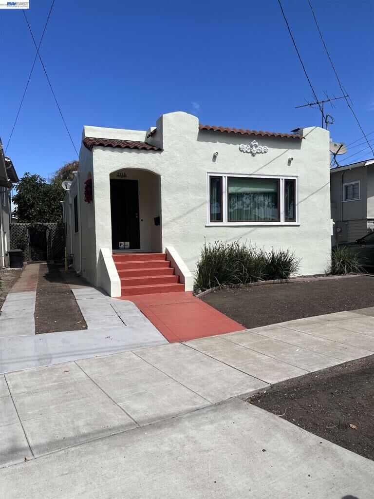 Property Photo: 2115 Havenscourt Blvd CA 94621