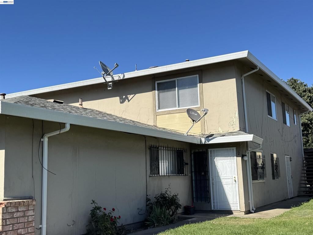 Property Photo: 4416 Calandria St 2 CA 95207
