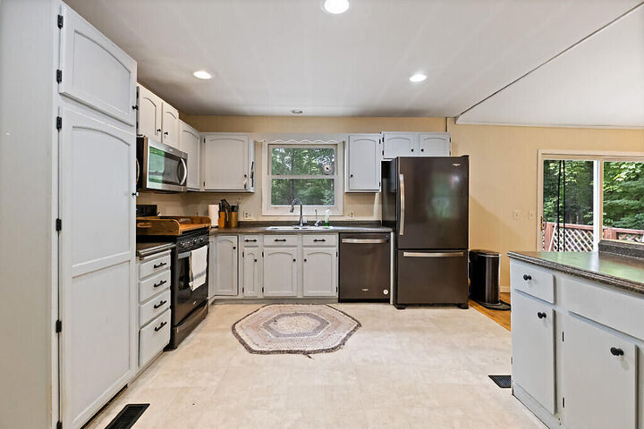 Property Photo: 372 Wings Mills Road ME 04352