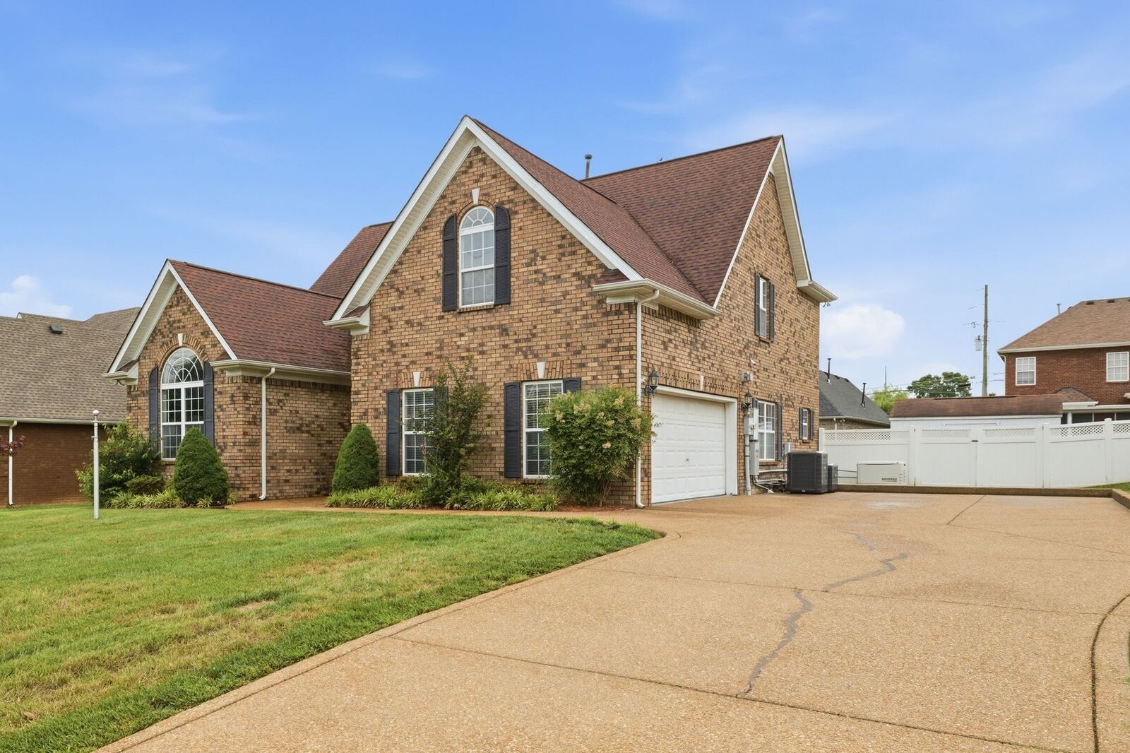 Property Photo:  828 Chaqueta Ct  TN 37167 