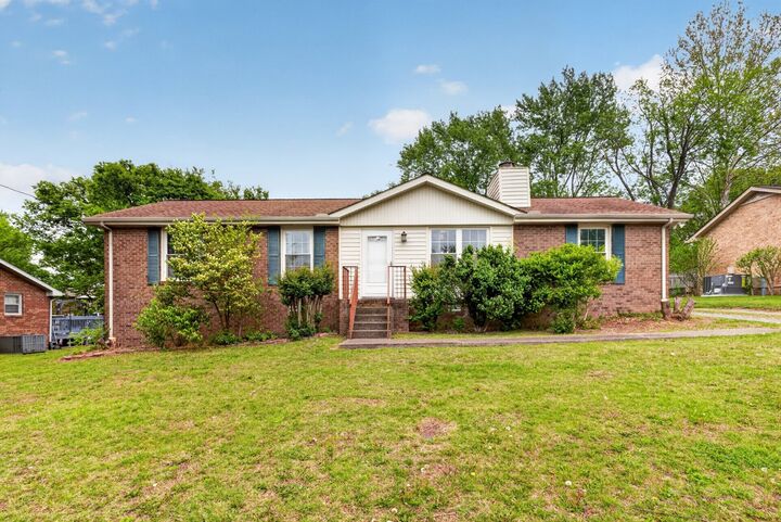 Property Photo: 120 Hillwood Dr TN 37075
