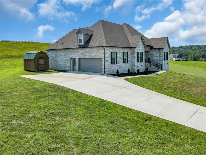 Property Photo:  1301 Whiteside Hill Rd  TN 37183 