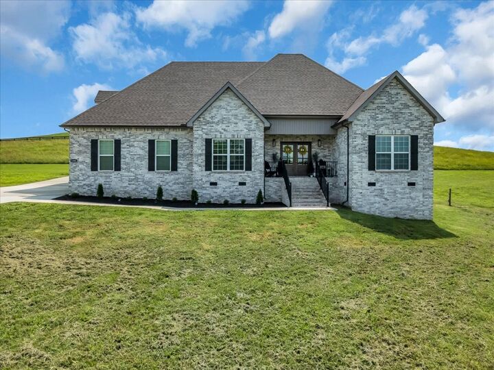Property Photo: 1301 Whiteside Hill Rd TN 37183