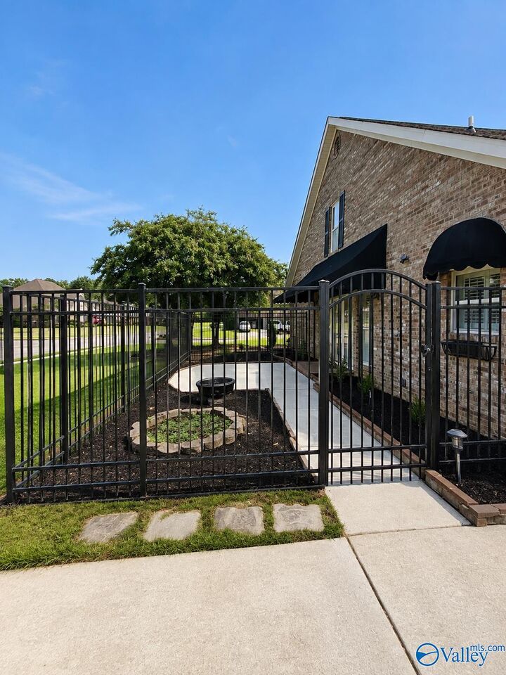 Property Photo:  711 Appaloosa Lane  AL 35603 
